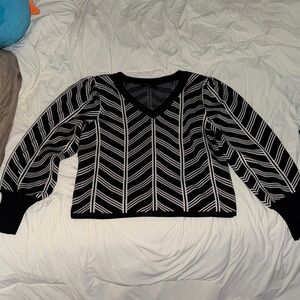 Rachel Roy Black and White Patterned V-Neck Sweater